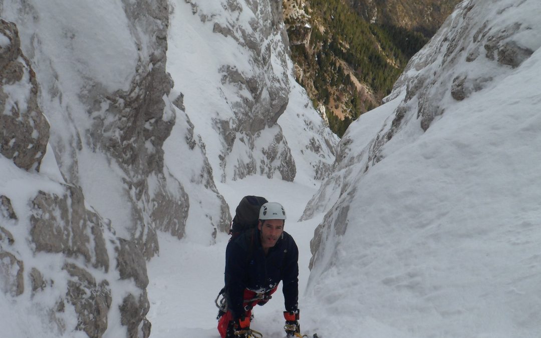 «Canal del Riambau» 500 m, MD, 85º/M4. Cara norte del Pedraforca