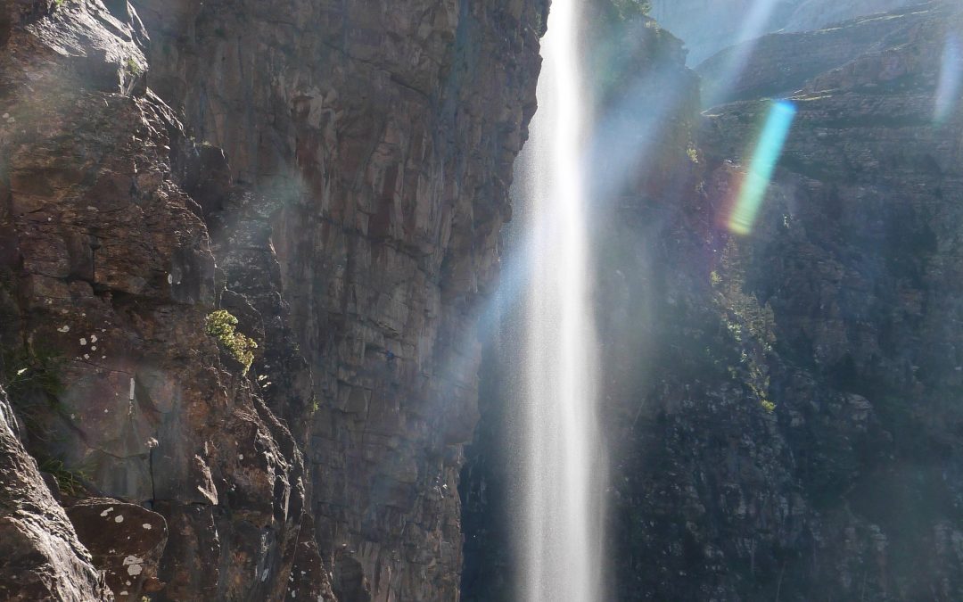 «Racs» 300 m, 7a+ (6c o 6b/A3 obligado): a vista en la Pared de la Cascada, Ordesa