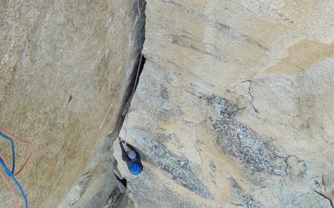 «Etat de choc» 300 m, 7a. Petit Clocher du Portalet, Suiza