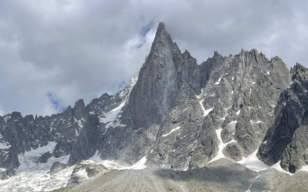 «Directa Americana + Allain-Leiniger» 1100 m, 6c+ (6b+/A1 oblig.). Petit Dru 3.730m, macizo del Montblanc